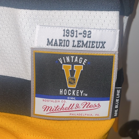 ❗️MITCHELL AND NESS 1992 STANLEY CUP COMMERMATJVE JERSEY❗️ - Picture 6 of 7